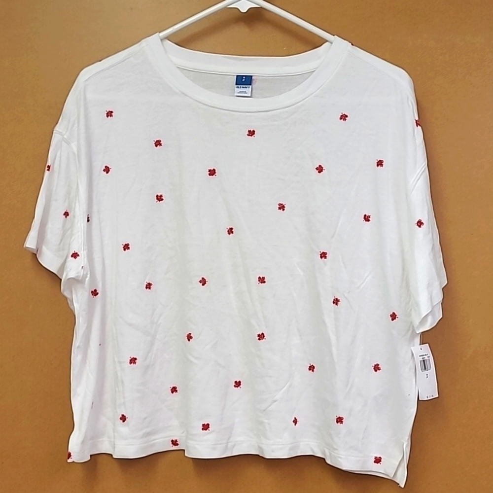 Old Navy White and Red Maple Leaf Cropped T-Shirt